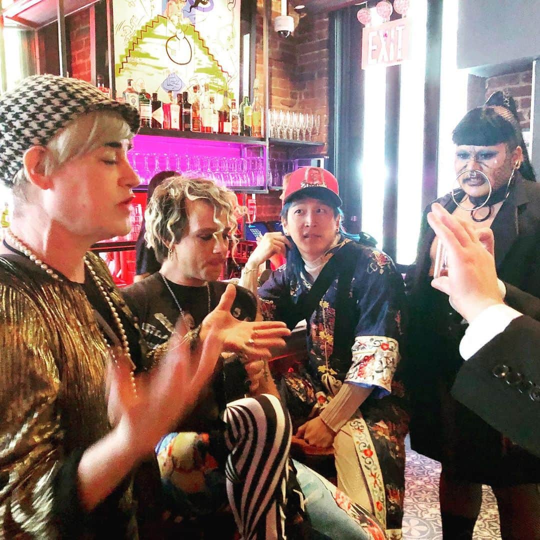 ジュン中山のインスタグラム：「Love to watch fashion and night life special lecture by New York legend  to young generation ✨❤️🗽🇺🇸 #newyork #legend #fashion #nightlife #clubkid #newyorkclubkids #heatherette」