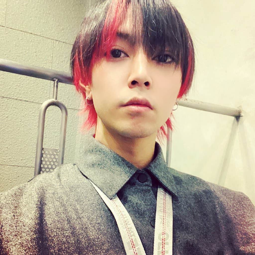 山田ジェームス武さんのインスタグラム写真 - (山田ジェームス武Instagram)「赤になりました。」12月29日 23時32分 - takezo0507