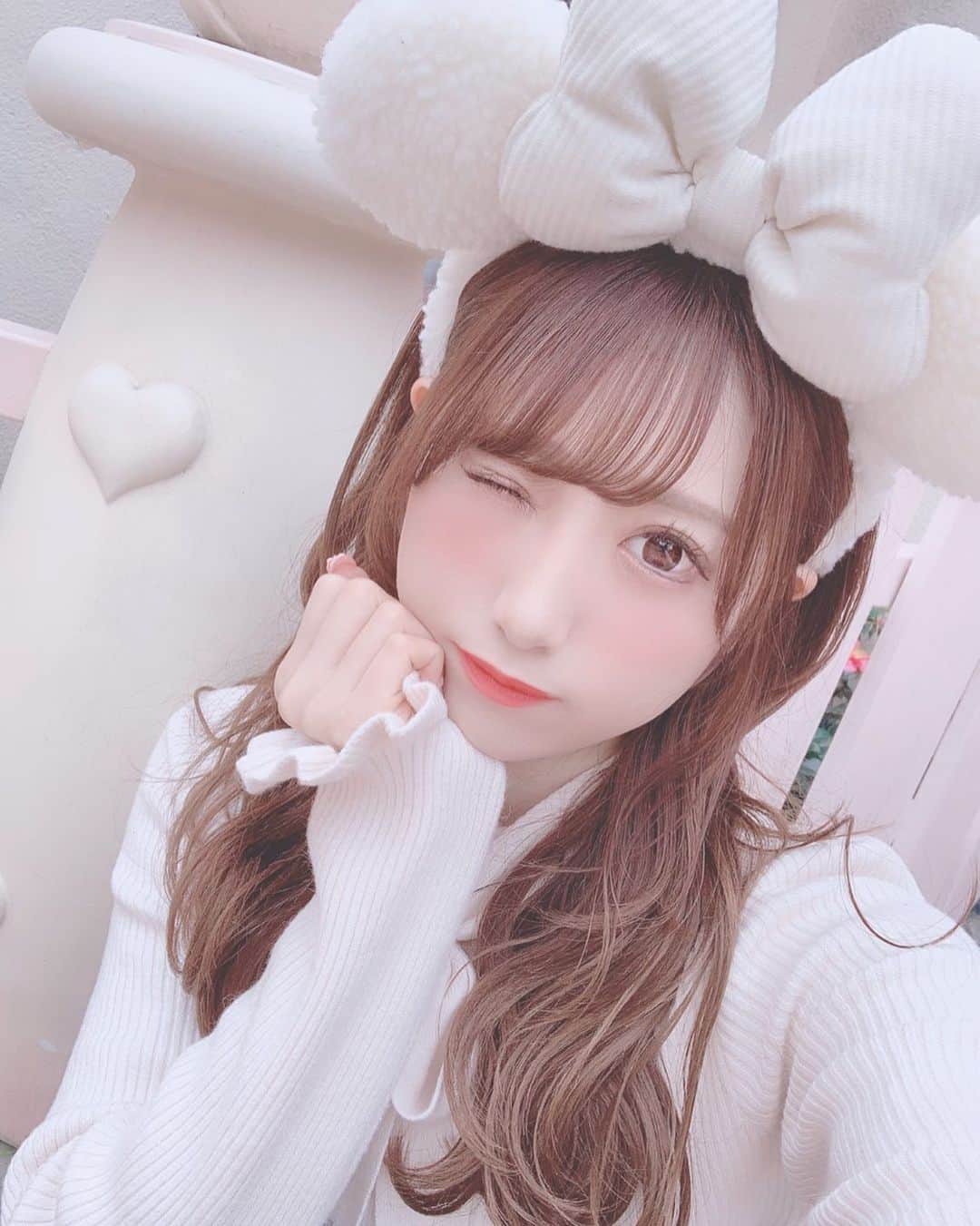 田口未彩さんのインスタグラム写真 田口未彩instagram 愛は伝えられるうちにね ディズニー ディズニーランド ディズニーシー Disneyland Tdl Tds カチューシャ ディズニーカチューシャ 冬メイク ヘアアレンジ ウェーブ巻き 量産型コーデ