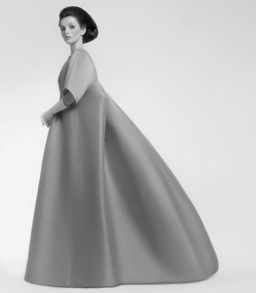 アレクシマビーユのインスタグラム：「Jacqueline de Ribes vibes #in Alexis Mabille dress shot @okrichie for Cubicle volume 1 styled @adri_lacaita  @alexismabille #alexismabille @harrods #vintage #jacquelinederibes #volume #architectural #back #eveninggown #gown #sochic #elegance」