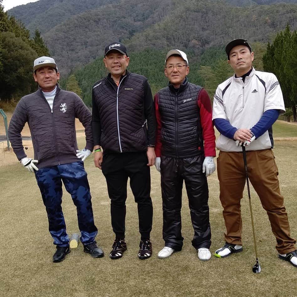 小田幸平のインスタグラム：「今年ラストゴルフ⛳️市川高校野球部先輩のヒサツグとモリと生野ゴルフクラブ支配人田中さんと楽しいひと時でした。89で終了❗️#妙見富士カントリークラブ#生野ゴルフクラブ#市川高校#野球部#先輩#読売ジャイアンツ#中日ドラゴンズ」