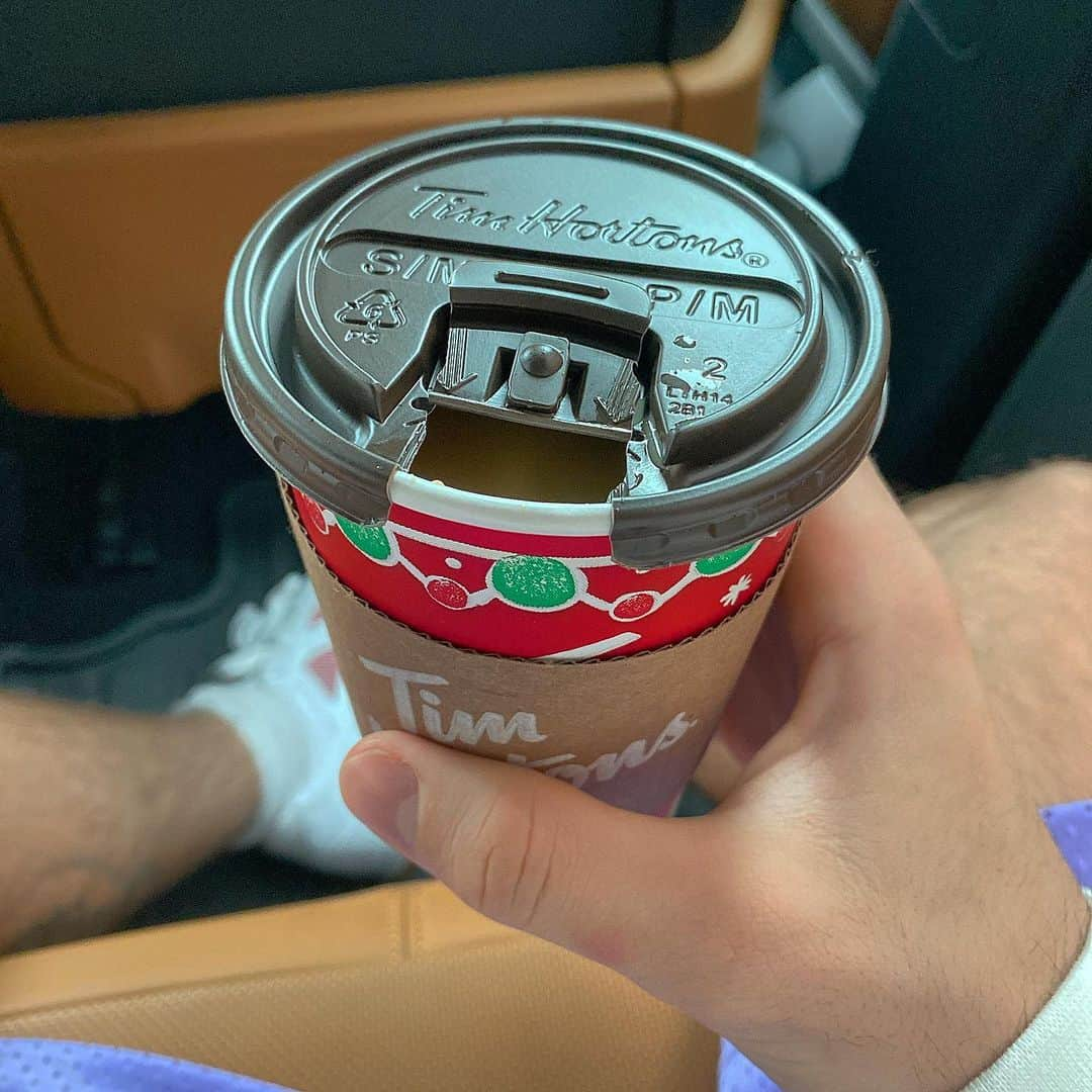 ジャスティン・ビーバーさんのインスタグラム写真 - (ジャスティン・ビーバーInstagram)「This is where it's at @timhortons」12月30日 0時46分 - justinbieber