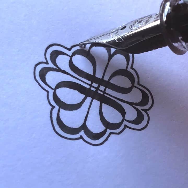 Seb Lesterのインスタグラム：「Do you prefer one, two, or three? ✍️🤨👍 #asmr #pen #paper #doodle #seblester #draw #fun #cool」