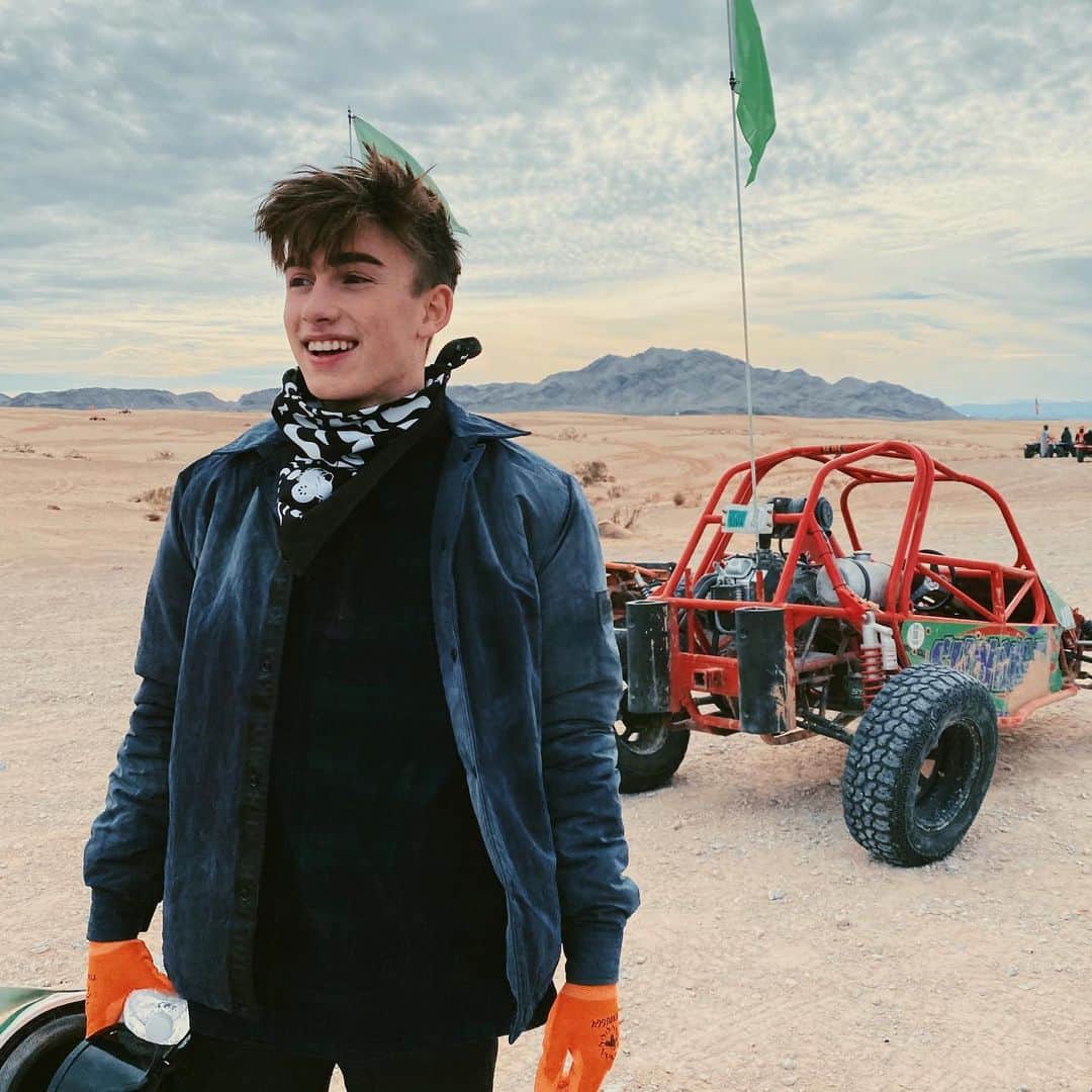のインスタグラム：「skrt skrt」