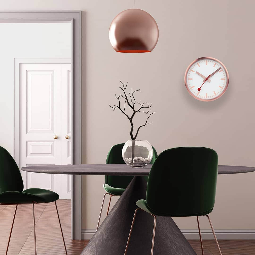 モンディーンさんのインスタグラム写真 - (モンディーンInstagram)「This clock comes in copper, which is an amazing shade - vintage and modern at the same time!  #Mondaine #NewArrivals #NewLook #Clocks #HomeDecor #WallClock #DecorIdeas #Decoration #StationClock #SwissRailways」12月30日 1時37分 - mondaine_watch