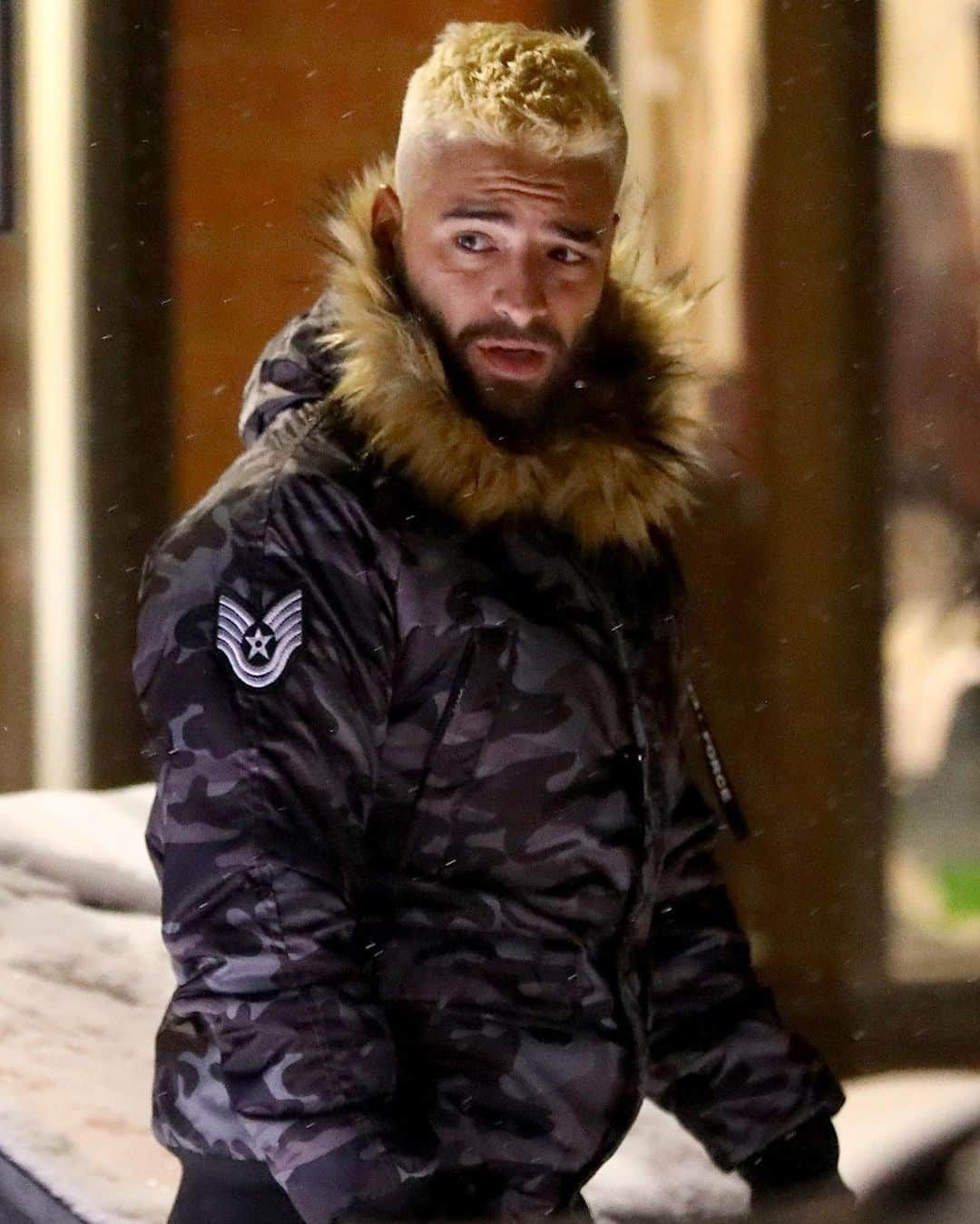 Just Jaredさんのインスタグラム写真 - (Just JaredInstagram)「@maluma bundles up for dinner while on vacation in Aspen. #Maluma Photos: Backgrid」12月30日 1時45分 - justjared