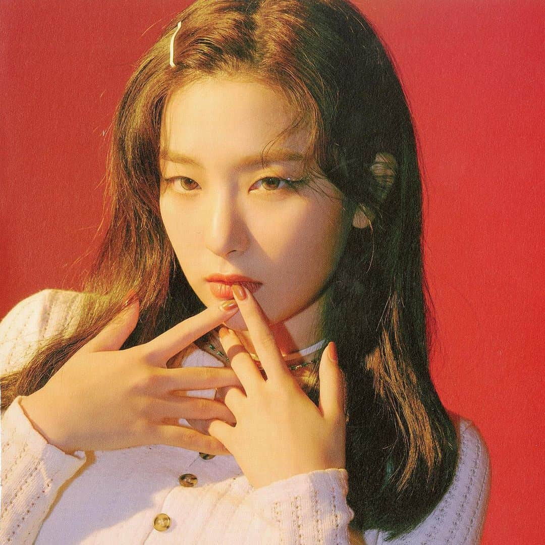 スルギさんのインスタグラム写真 - (スルギInstagram)「SEULGI - ‘The ReVe Festival’ Finale Photo Album Scan #REDVELVET #레드벨벳 #SEULGI #슬기 #🐻」12月30日 2時04分 - kristiandawal29