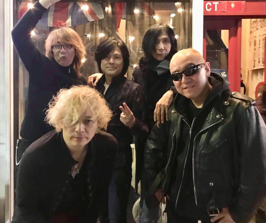 のインスタグラム：「80's Rock Jam vol.20終了いたしました。 2階席も解放、立見まで出るほど沢山の方々にお越しいただきありがとうございました。 2014年からスタートして今回で20回目。 今後もお付き合いよろしくお願いいたします。 21回目は来年3月1日です。 来年もまた一緒に盛り上がりましょう！  #80'srockjam #潮崎裕己 #michiaki #白田一秀  #本間大嗣  #有待雅彦 #クラブセンセーション」