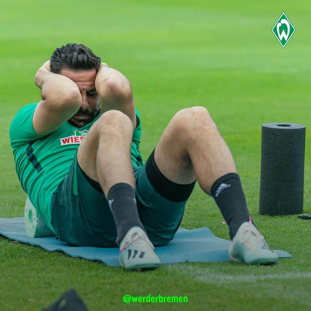 ヴェルダー・ブレーメンさんのインスタグラム写真 - (ヴェルダー・ブレーメンInstagram)「In 4️⃣ Tagen wird schon wieder geschwitzt!🏋️ _______ #werder #bremen #svw #training #trainingslager #vorbereitung #anpacken #nordphoto」12月30日 2時47分 - werderbremen