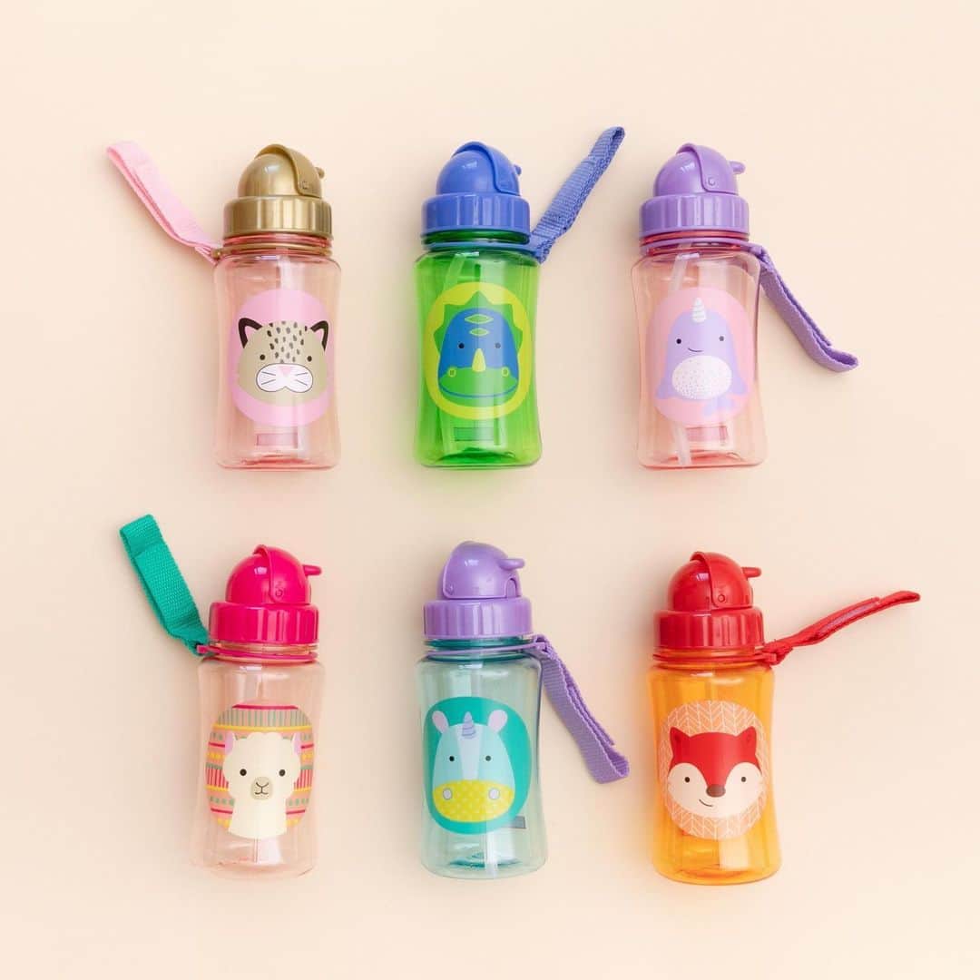 Skip Hopさんのインスタグラム写真 - (Skip HopInstagram)「Is your toddler ready for the big step away from sippy cups? 😍Our Zoo Straw Bottle helps ease the transition by giving little ones a “big kid cup” that won’t spill! 🚫 #skiphopzoo #strawbottle #bigkid」12月30日 2時44分 - skiphop