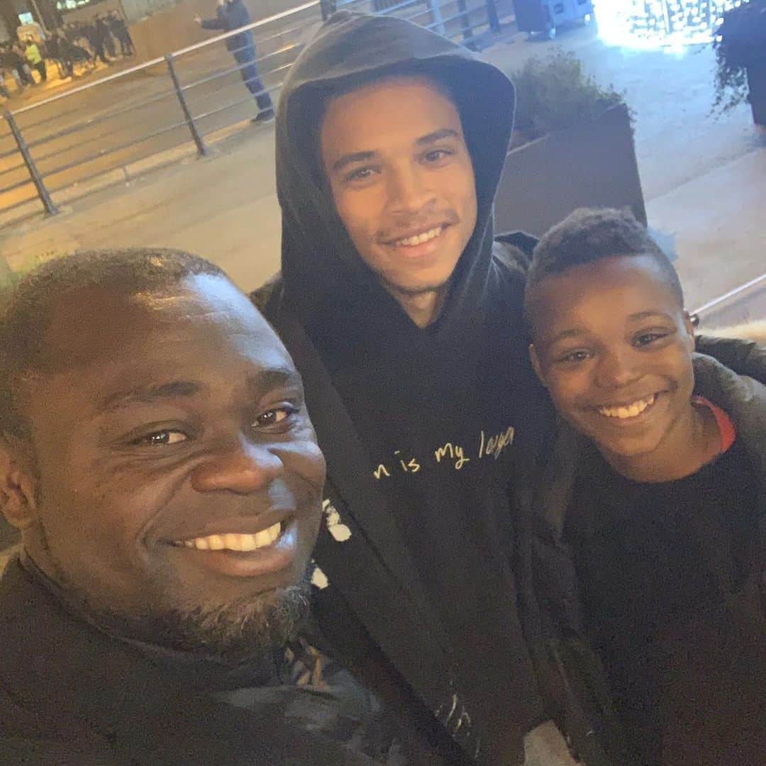 ゲーラルド・アサモアのインスタグラム：「Zu Besuch bei @leroysane19 😃Immer schön, dich wiederzusehen 😊🙌🏿🙌🏿」