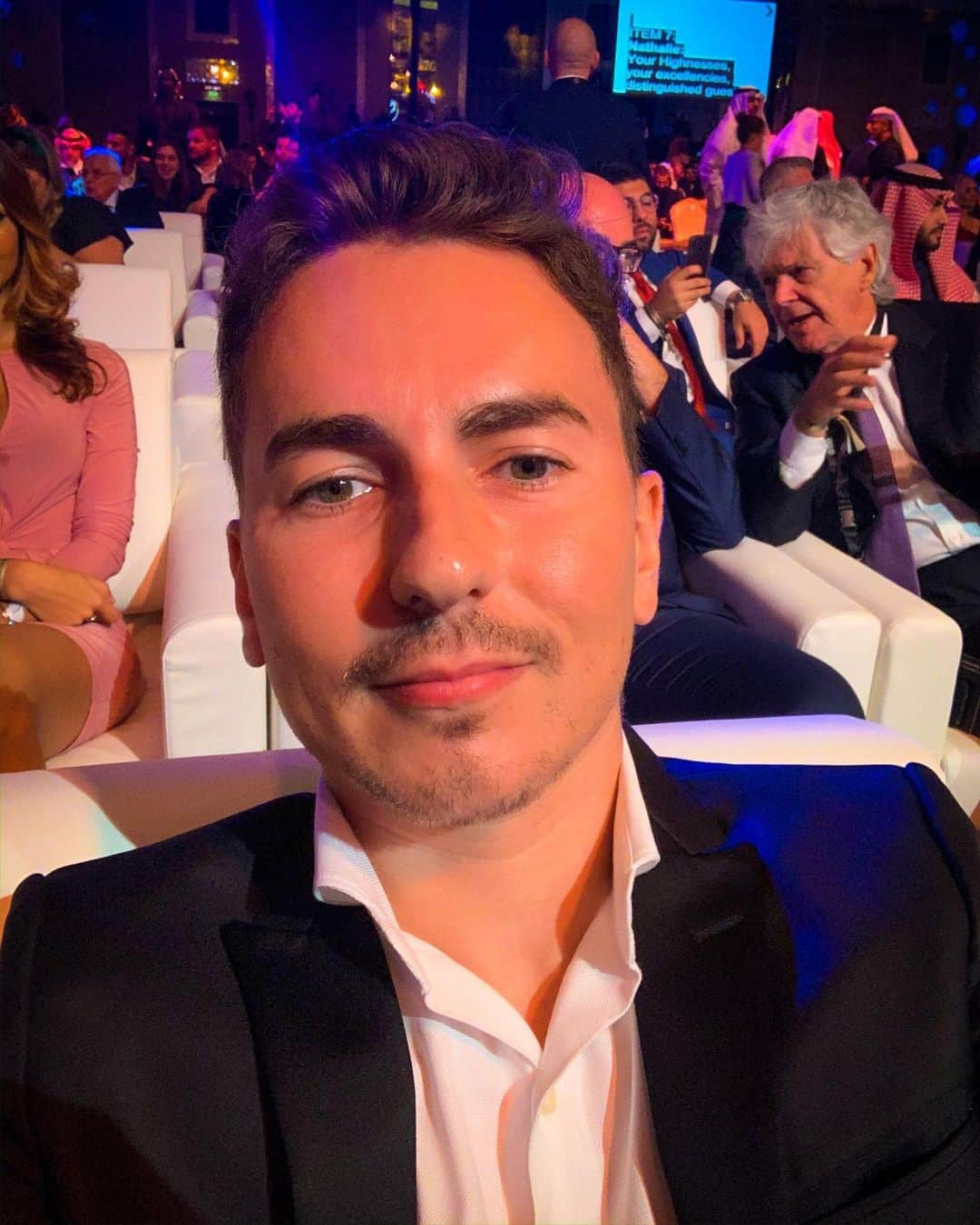 ホルヘ・ロレンソさんのインスタグラム写真 - (ホルヘ・ロレンソInstagram)「@globesoccerawards #globesoccerawards 🏅 —————————————————————— #dubai #dubai🇦🇪 #madinatjumeirah #soccer #football #dubainight #dubailifestyle #trophy #awards #trophies」12月30日 2時54分 - jorgelorenzo99