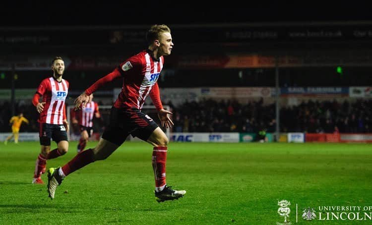 ジェイク・ヘスケスさんのインスタグラム写真 - (ジェイク・ヘスケスInstagram)「Buzzing to get off the mark! What a win🔥🤩 @lincolncity_fc」12月30日 3時09分 - jakehesketh