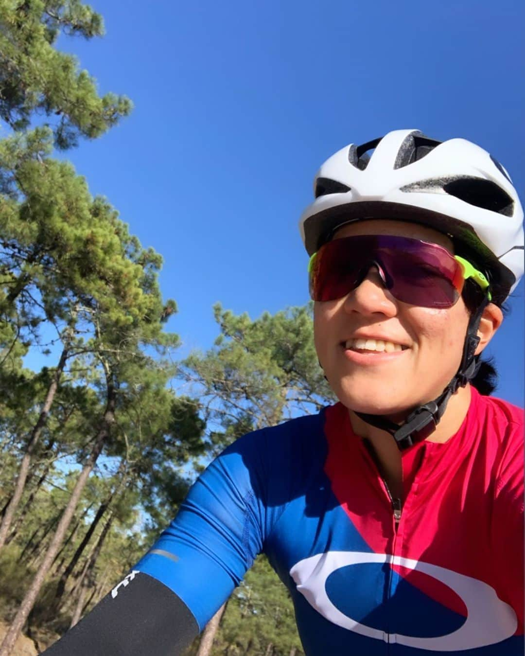 高橋侑子さんのインスタグラム写真 - (高橋侑子Instagram)「It’s been nice weather👌 Only a few days left this year! #triathlon #dyj #oneobsession #teamoakley ここ最近は天候に恵まれ、ぽかぽか陽気☀️ 今年はポルトガルで年越し！ #トライアスロン #トレーニング #オークリー」12月30日 4時03分 - yuko_takahashi8