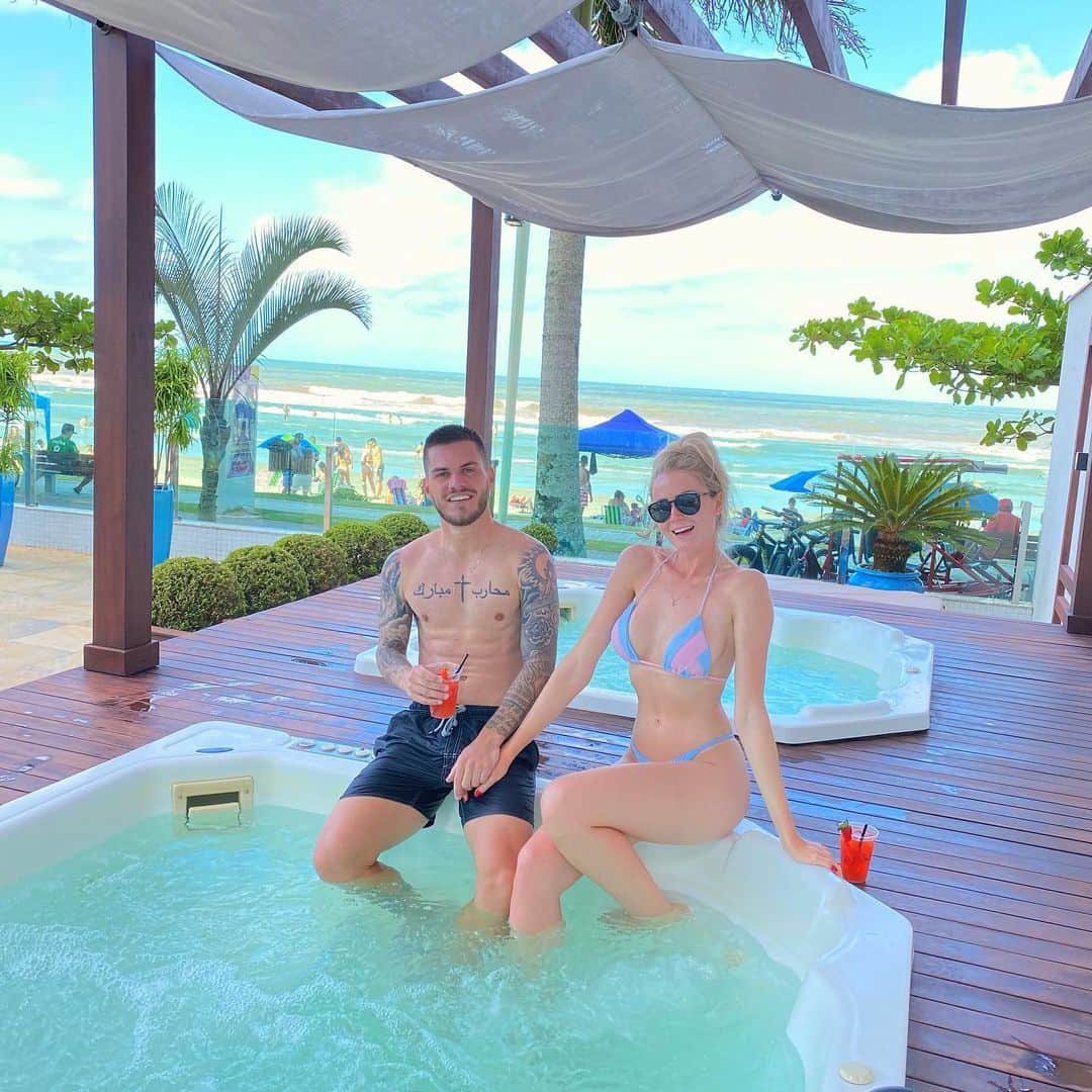 ナタンのインスタグラム：「te amo ❤️ @elliejahnn」