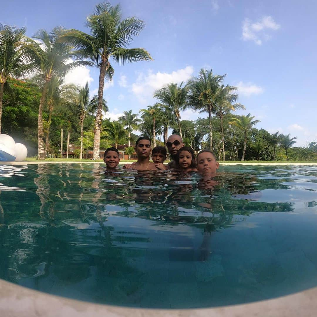 フェリペ・メロさんのインスタグラム写真 - (フェリペ・メロInstagram)「relax with my boys! #iloveit #family #thanksGod」12月30日 4時28分 - felipemelo