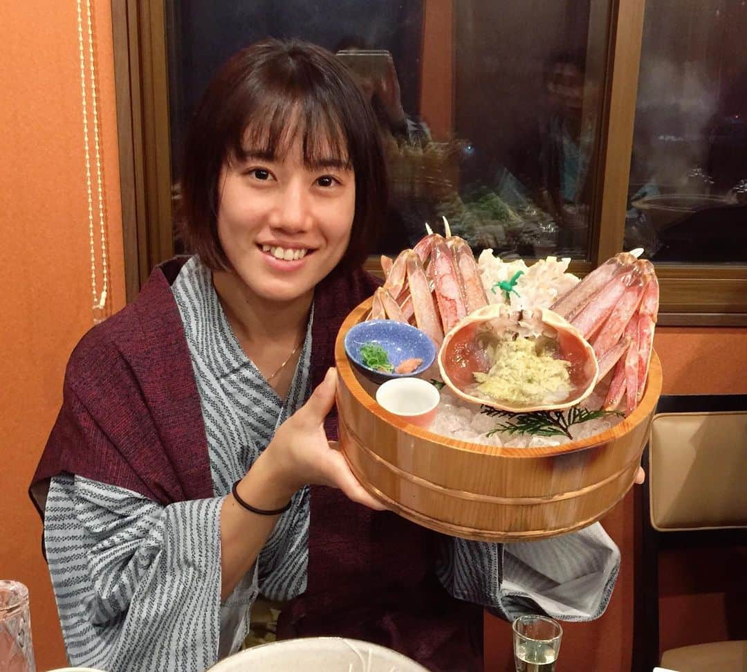 のインスタグラム：「間人ガニ・贅沢一杯🦀 カニのしゃぶしゃぶ最高でした❤ ご馳走様でした🙏💫 #間人ガニ #間人 #カニ #蟹 #京都 #京丹後 #🦀 #3枚目の画質やばい #Xperiaに変えたい」