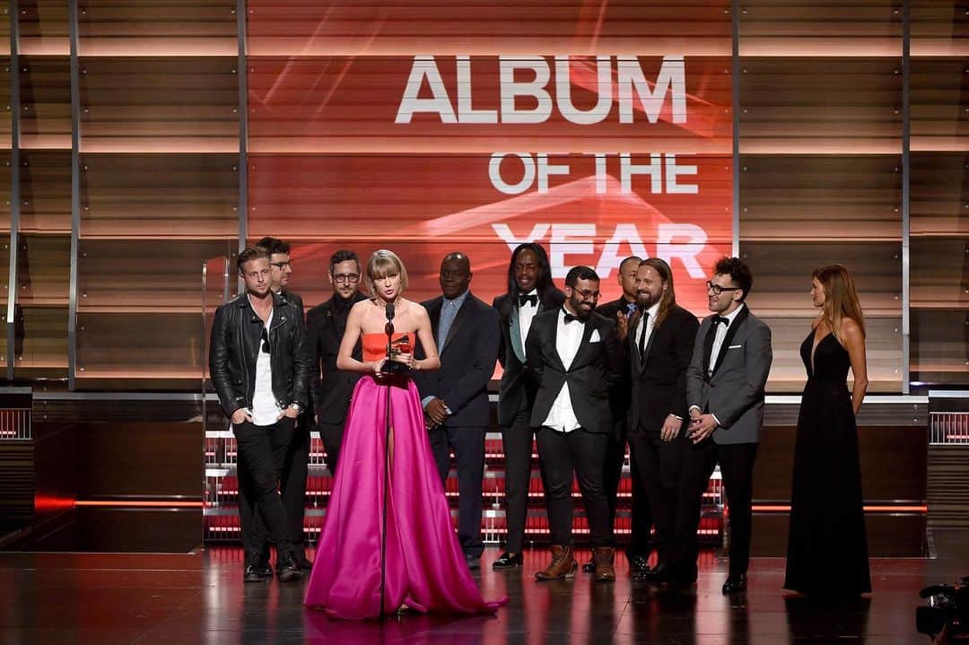 The GRAMMYsさんのインスタグラム写真 - (The GRAMMYsInstagram)「The ability to honor artistic achievement and overall excellence in the recording industry––these albums took home the highest honor of the night, Album Of The Year. Swipe ↔️ to see the winners from the 2010s. -–––––––––––––––––––––––––––––––––––––––––––––––––– 🎵 @TaylorSwift ‘Fearless’ at the 52nd #GRAMMYs in 2010 🎵 @ArcadeFire 'The Suburbs' at the 53rd #GRAMMYs in 2011 🎵 @adele '21’ at the 54th #GRAMMYs in 2012 🎵 @mumfordandsons ‘Babel’ at the 55th #GRAMMYs in 2013 🎵 #daftpunk ‘Random Access Memories’ at the 56th #GRAMMYs in 2014 🎵 @beck ‘Morning Phase’ at the 57th #GRAMMYs in 2015 🎵 @TaylorSwift ‘1989’ at the 58th #GRAMMYs in 2016 🎵 @adele ‘25’ at the 59th #GRAMMYs in 2017 🎵 @brunomars ‘24K Magic’ at the 60th #GRAMMYs in 2018 🎵 @spaceykacey ‘Golden Hour’ at the 61st #GRAMMYs in 2019」12月30日 14時45分 - recordingacademy