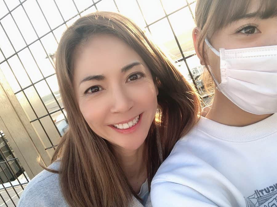 HARUKO（真木明子）さんのインスタグラム写真 - (HARUKO（真木明子）Instagram)「娘がサンクスギビングホリデーで帰ってきたのもあげてなかった😱. . また1ヶ月もしないうちに帰ってきたけど🤣. . またすぐ帰っちゃう😭 #娘#留学#高校生」12月30日 15時26分 - haruko227