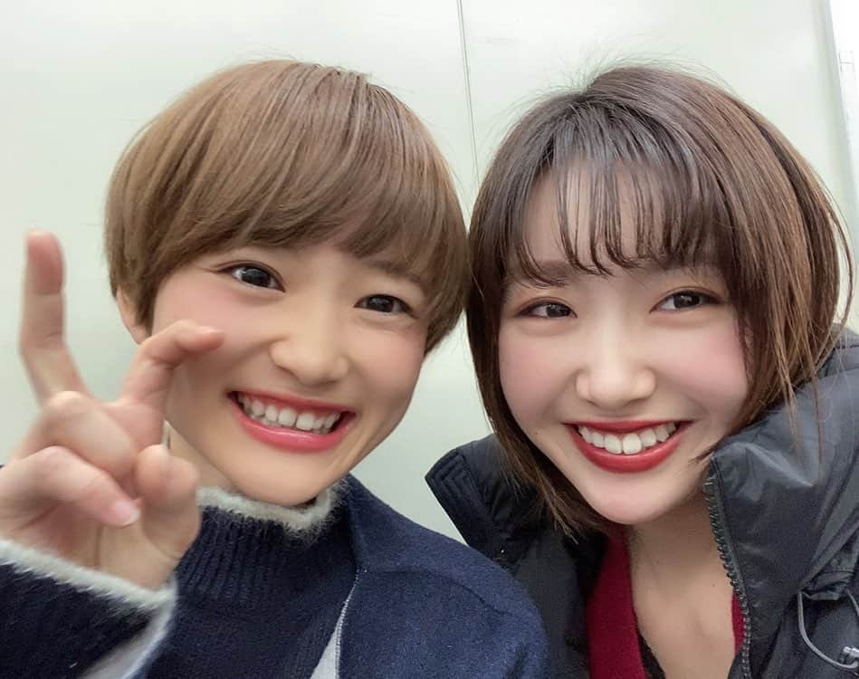 山中日菜美さんのインスタグラム写真 - (山中日菜美Instagram)「ごはんたべた 最初のサラダもりもりすぎて ほぼサラダの会  2019年反省し終えたから 2020年どんとこい。」12月30日 15時37分 - hnm__n