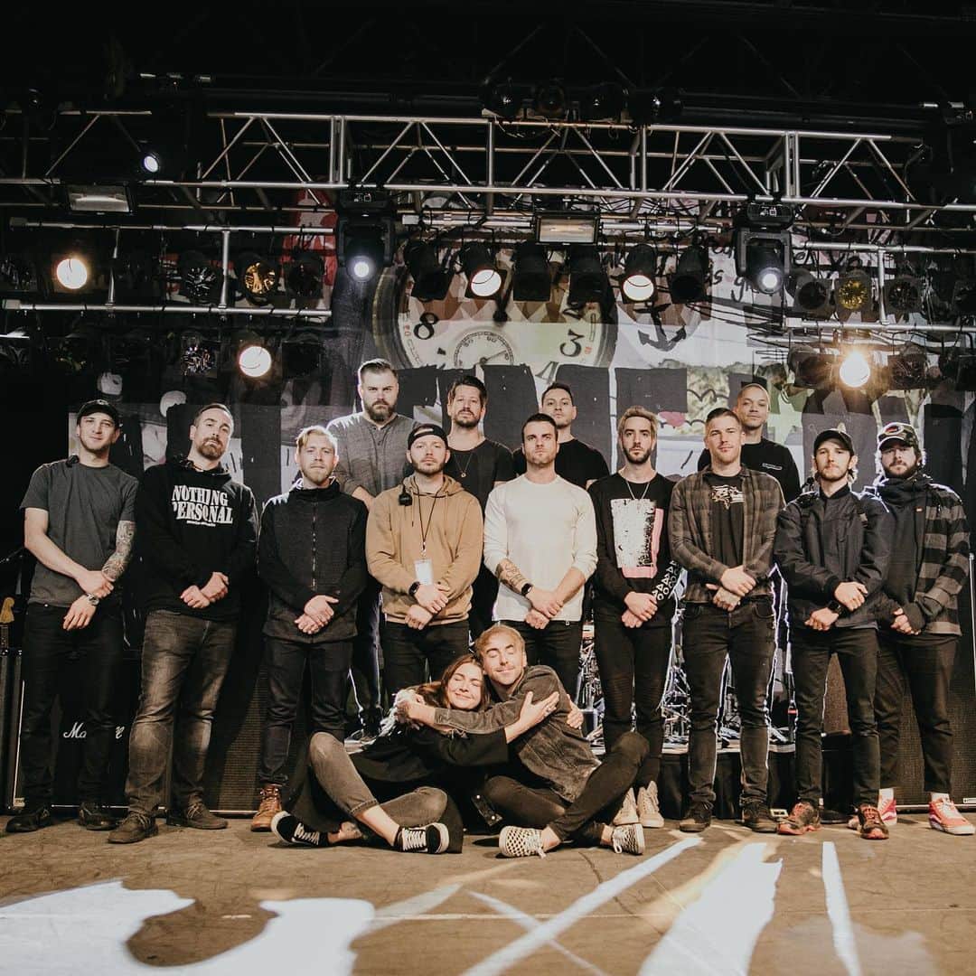 リアン・ドーソンのインスタグラム：「love these people with all of my tush. it was very difficult to not smile. no way i’m tagging all of you, you get it.」