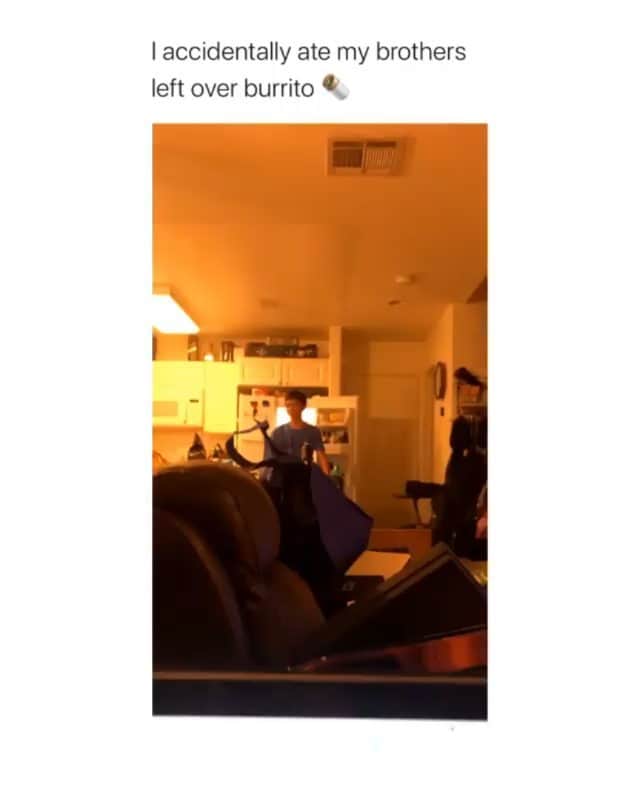 Funny Postsのインスタグラム：「••••••••••• 😂 I'd be doing a lot more than screaming 💬 Video by: Unknown 🎥 Double tap for more videos!」