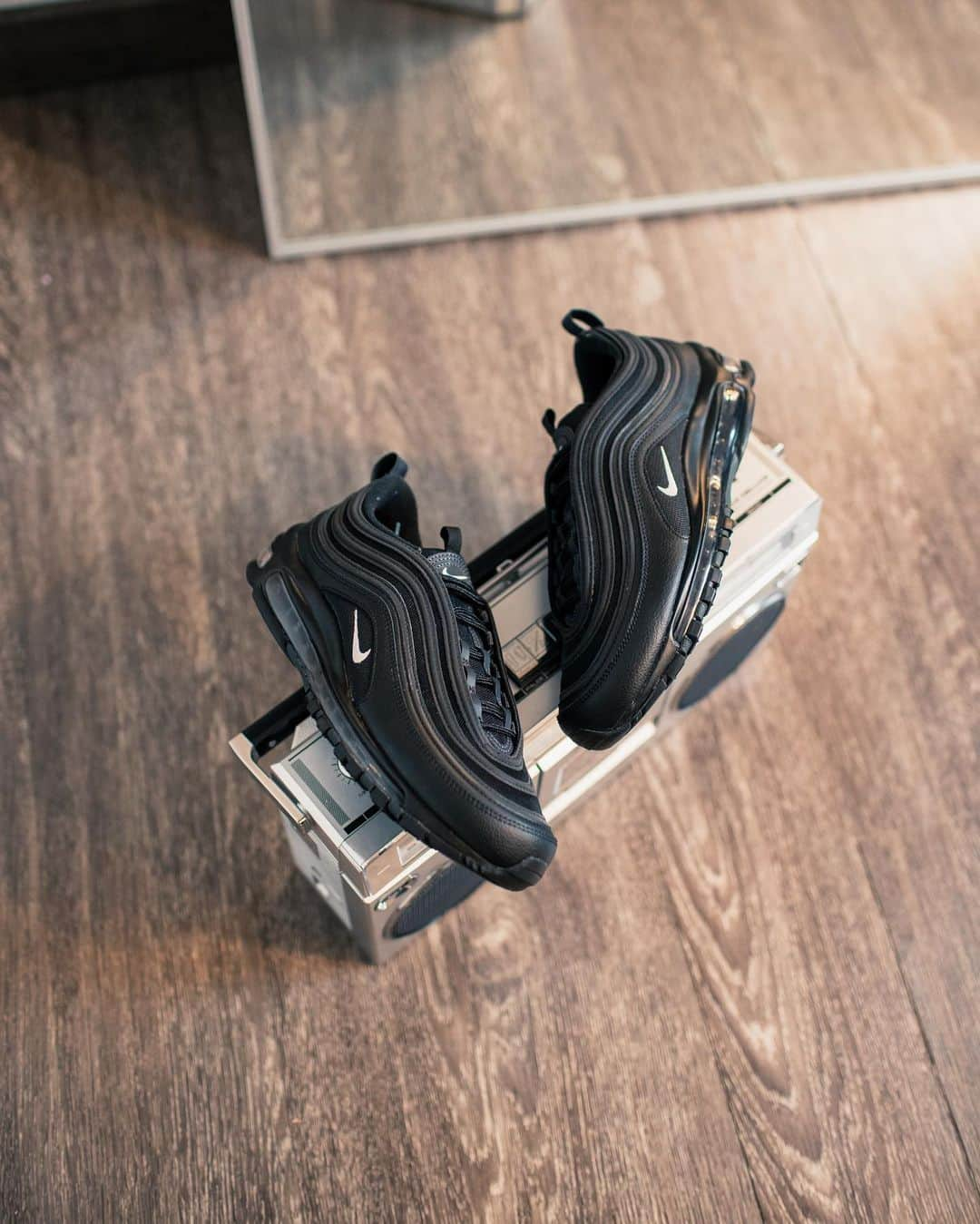 Foot Lockerさんのインスタグラム写真 - (Foot LockerInstagram)「⚫️ #Nike Air Max 'Black' Collection #DiscoverYourAir Available Now, In-Store and Online」12月30日 7時17分 - footlocker