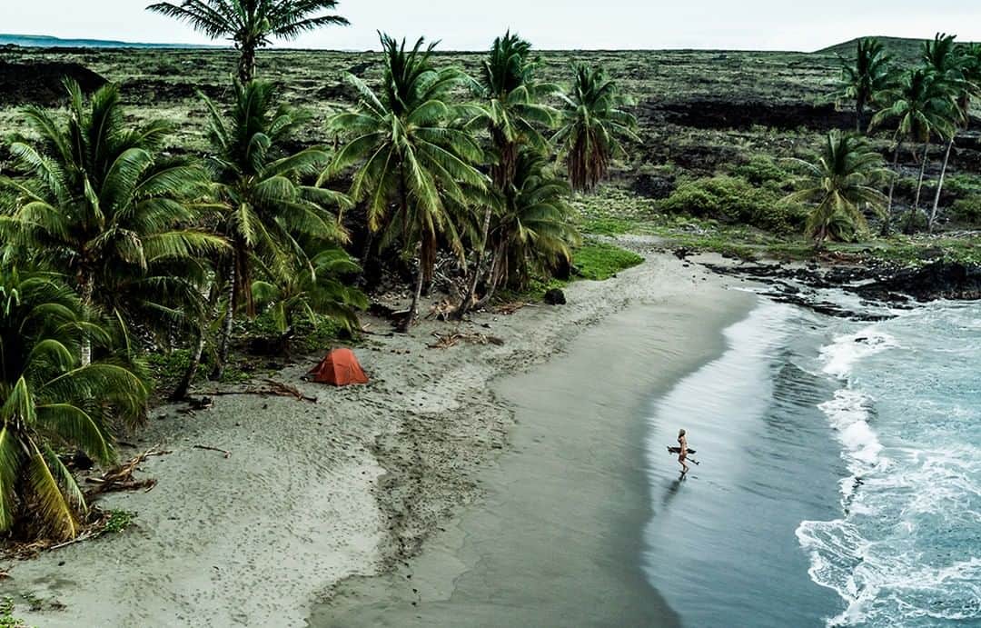 Costa Sunglassesのインスタグラム：「Off-the-grid, on the hunt. 📷: @perrinjames1 #SeeWhatsOutThere #BornOnTheWater」