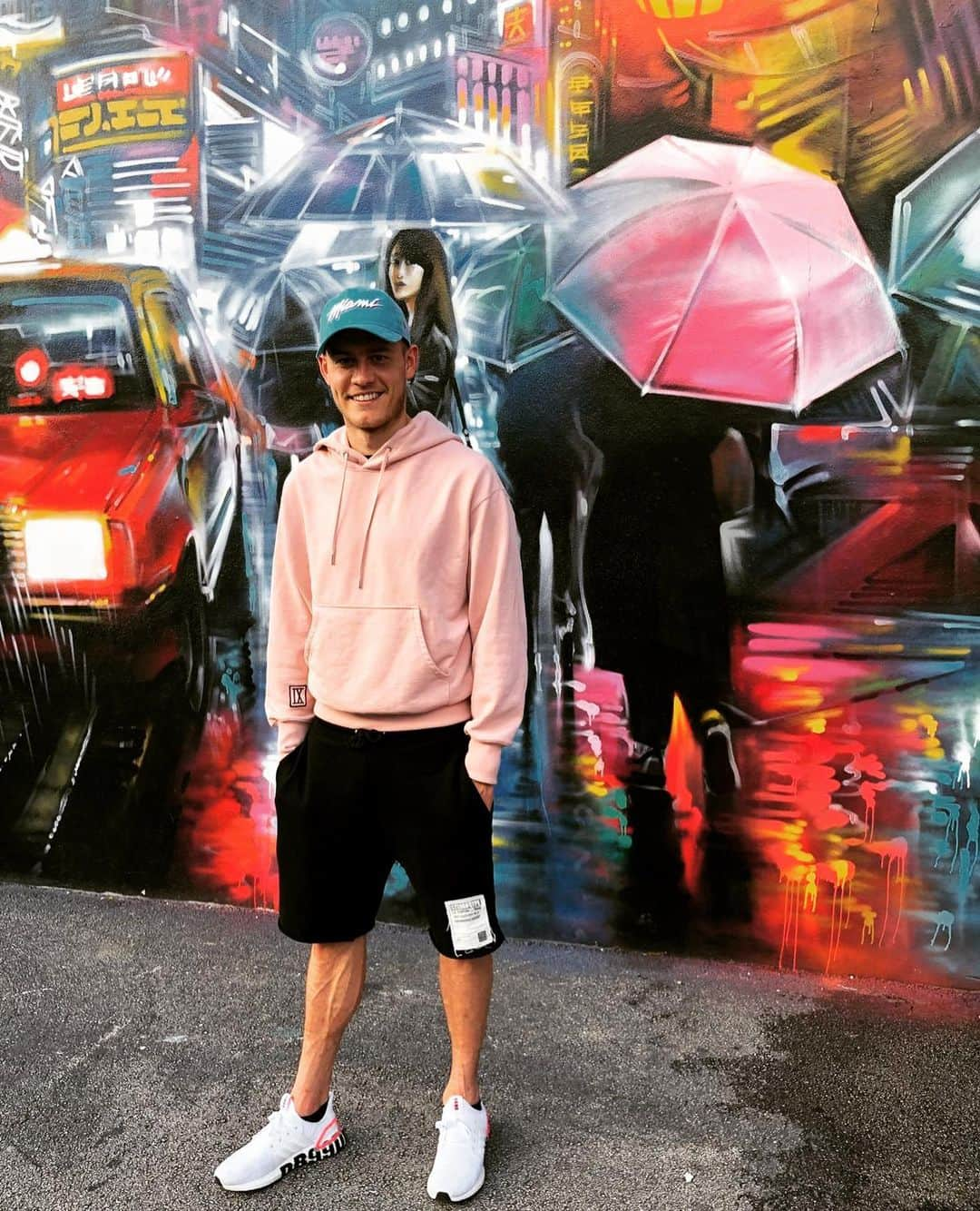 アルフレズ・フィンボガソンさんのインスタグラム写真 - (アルフレズ・フィンボガソンInstagram)「Wynwood vibes」12月30日 7時32分 - alfredfinnbogason