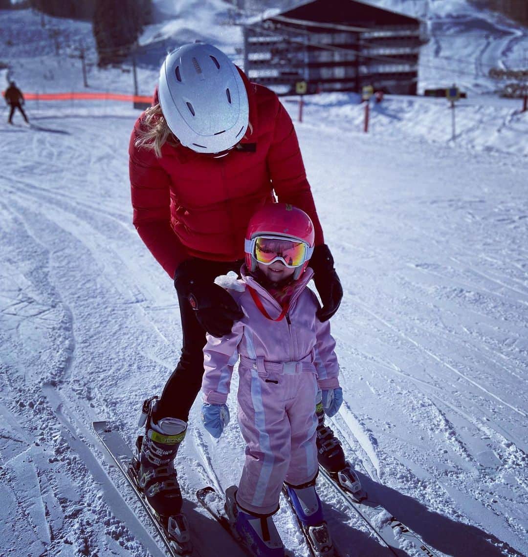 ジェシカ・キャプショーさんのインスタグラム写真 - (ジェシカ・キャプショーInstagram)「Sunday/ Funday ⛷❄️🎿」12月30日 8時00分 - jessicacapshaw