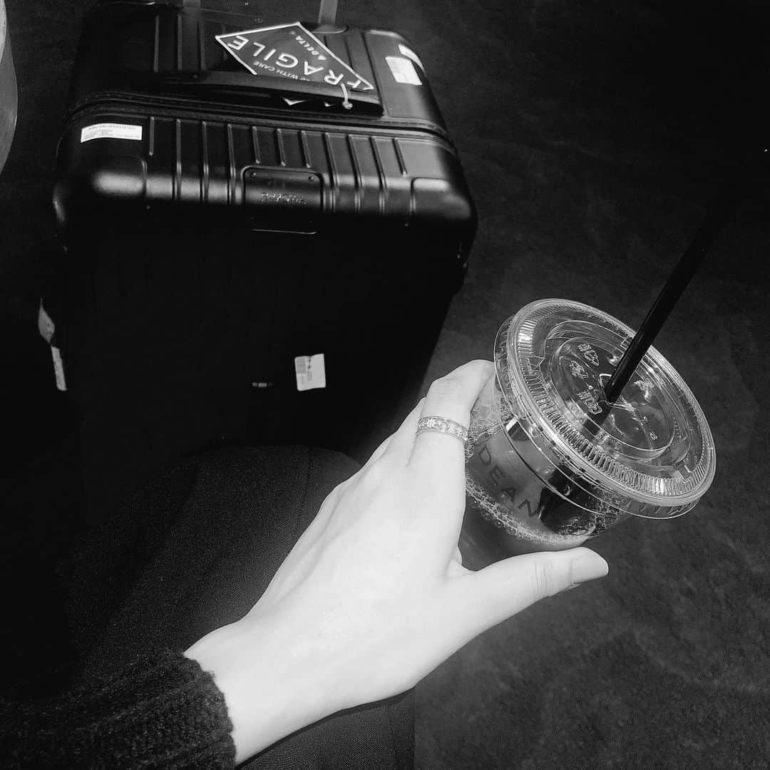 Ako Kamoのインスタグラム：「mornin tea? coffee? 🌞#ただいま」