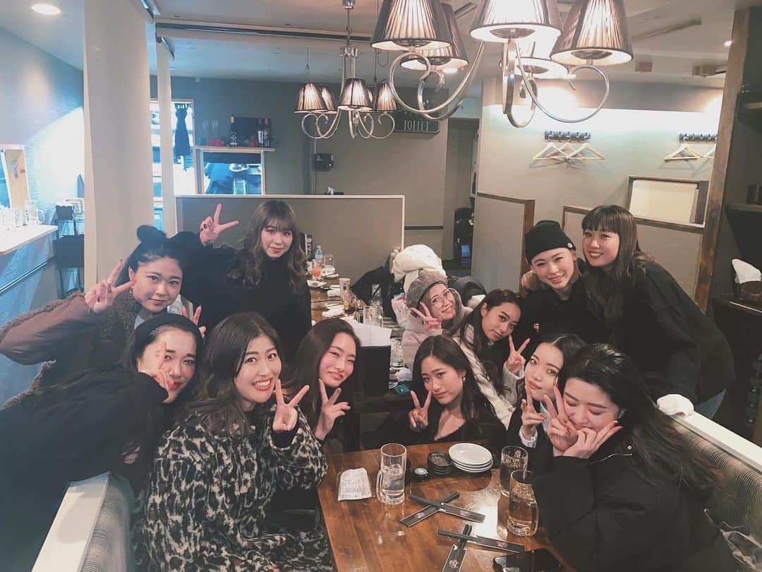 kazuki youdaのインスタグラム：「_  新宿店忘年会🍻 今年も1年おせわになりました🥰 たくさんありがとう❤️ .  誕生日もありがとうございました🎂💗 さて、今日は早番！残り2日がんばろお🤝  _  #EMODA #shimjuku #忘年会」