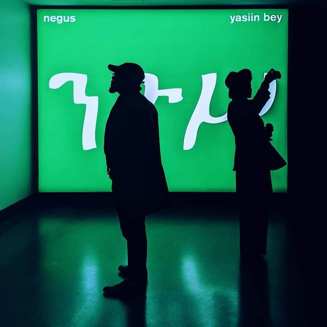 ブルックリン美術館さんのインスタグラム写真 - (ブルックリン美術館Instagram)「Snap a photo before stepping inside Negus, #yasiinbey's limited listening installation of his latest studio recording. Then, share your visit using #mybkm for a chance to be featured like recent visitors @jocelynn_williams @deamplified @maiazakara @theraw7 @jesshendrix @_arabenaa @theultimatehomegirl @descendentmc @_ariadne and @c_j_p_1982. Closing January 26, be sure to experience the music before it's gone! #yasiinbeybkm⁠⠀」12月30日 9時22分 - brooklynmuseum