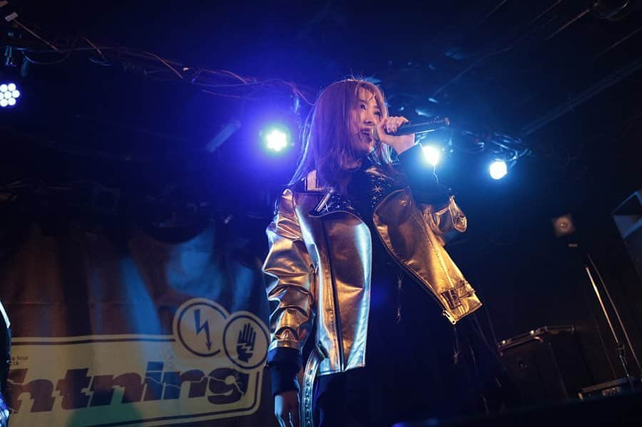 moca さんのインスタグラム写真 - (moca Instagram)「lol live tour2019 lightning﻿ 全15公演終了しました！！！﻿ ﻿ 足を運んでくれた方々﻿ 本当にありがとうごさいました！！！﻿ ﻿ 今回は凄く凄く楽しくて終わって欲しくないって思えるツアーになりました、、﻿ ステージから見えるみんなの顔や声援が﻿ 本当に嬉しかったぁ🥺🥺﻿ ﻿ これからも全力で頑張って行きますので﻿ 引き続き支えてくれると嬉しいです！﻿ ﻿ 2019年みんなのおかげで﻿ 最高のライブ納めになったよー！幸せだー！！﻿ ﻿ ありがとう！！！﻿ #lol #avex #moca #エルオーエル」12月30日 9時26分 - moca_lol