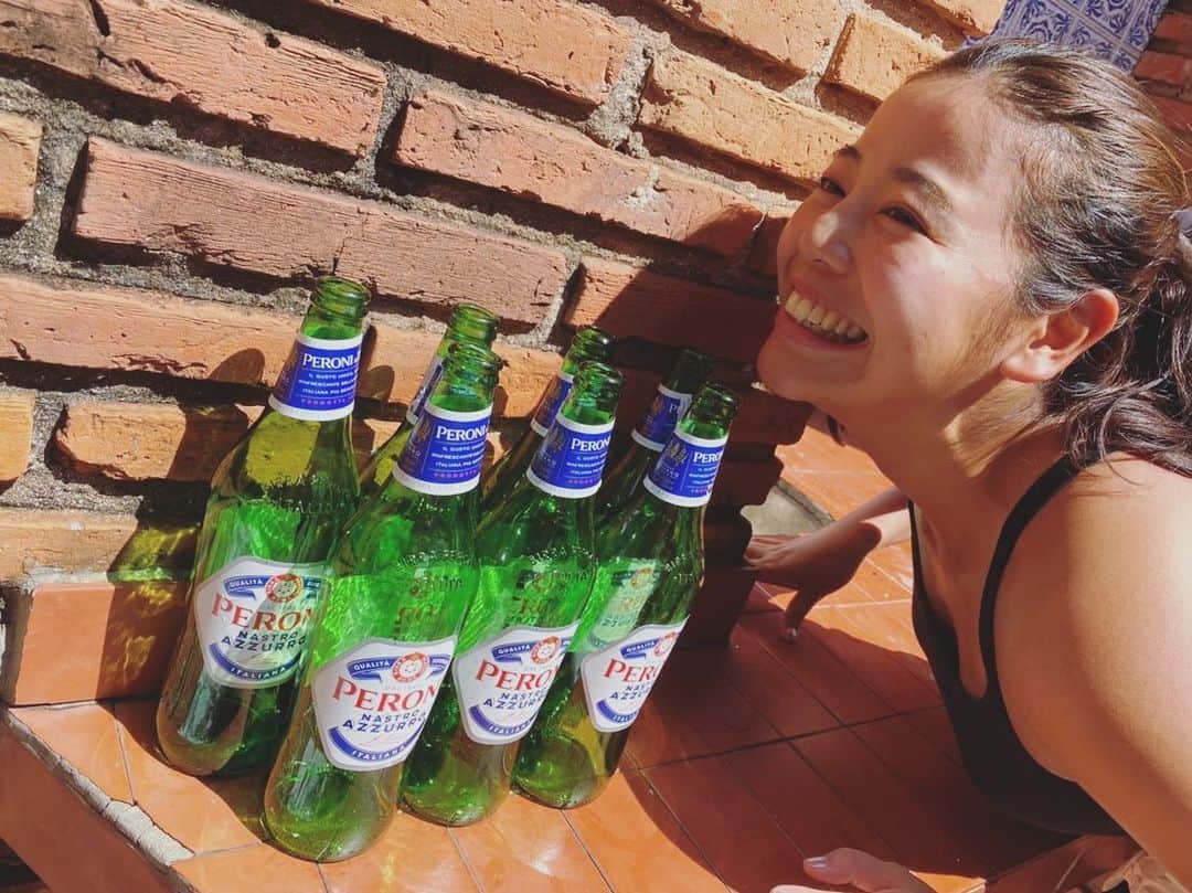 坂口佳穂さんのインスタグラム写真 - (坂口佳穂Instagram)「好きなビールは イタリアのペローニ💚❤️ #全部私が飲んだわけではない #礼華さんが映えと言って並べていたので #お邪魔しました」12月30日 9時43分 - s_ka_ho