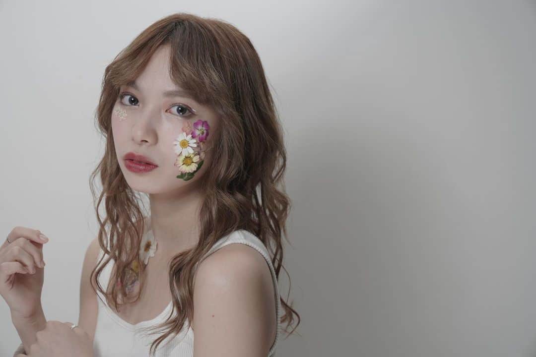 のインスタグラム：「✨早稲美学生作品✨ 20B スガワラ カリン #作品撮り #ポートレート#ヘアメイク#ヘアアレンジ #メイク#カメラ#撮影#撮影会#モデル撮影 #portrait #写真が好き #photooftheday #photographer #hairarrange #makeup #写真撮ってる人と繋がりたい #model#tokyo#japan#camera#カメラ好きな人と繋がりたい #写真好きな人と繋がりたい #美容師#美容学生#美容学校#一眼レフ#美容師さんと繋がりたい #美容好きな人と繋がりたい #早稲美#早稲田美容専門学校」