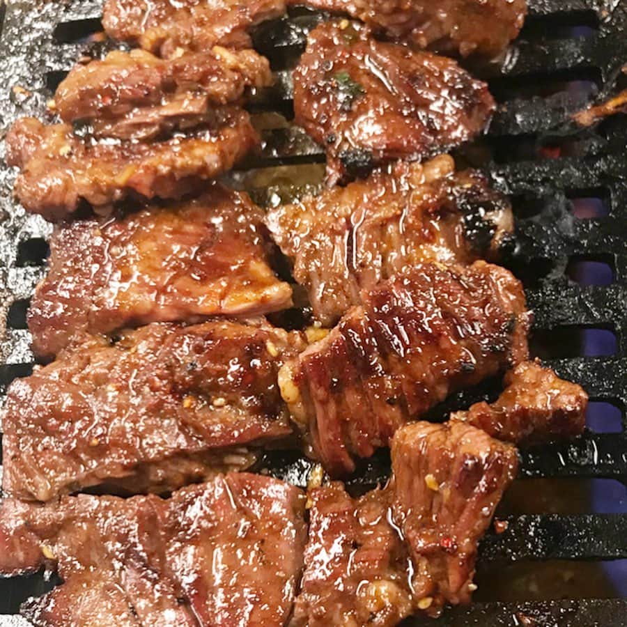 takuma watanabeさんのインスタグラム写真 - (takuma watanabeInstagram)「#ふたごのポテトサラダ #はみ出たいハラミ #トントロわさび #ふたご盛り #名物こだわりの一口冷麺 #ふたごのまかない丼 #暴年会」12月30日 10時12分 - takumagram