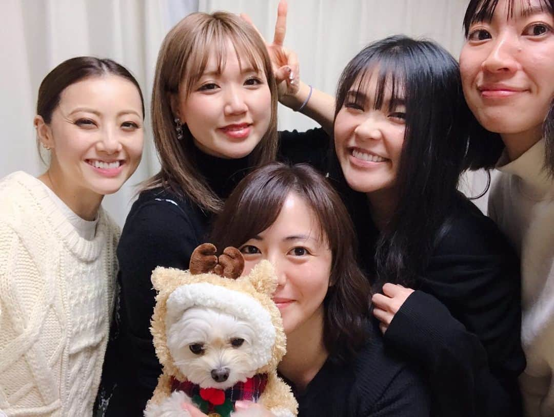 磯山さやかさんのインスタグラム写真 - (磯山さやかInstagram)「今年のクリスマスは 素敵なメンバーと過ごせました♡ ずっと笑って幸せな時間。 トナカイリリーが可愛すぎて悶絶‼︎」12月30日 10時14分 - sayakaisoyama