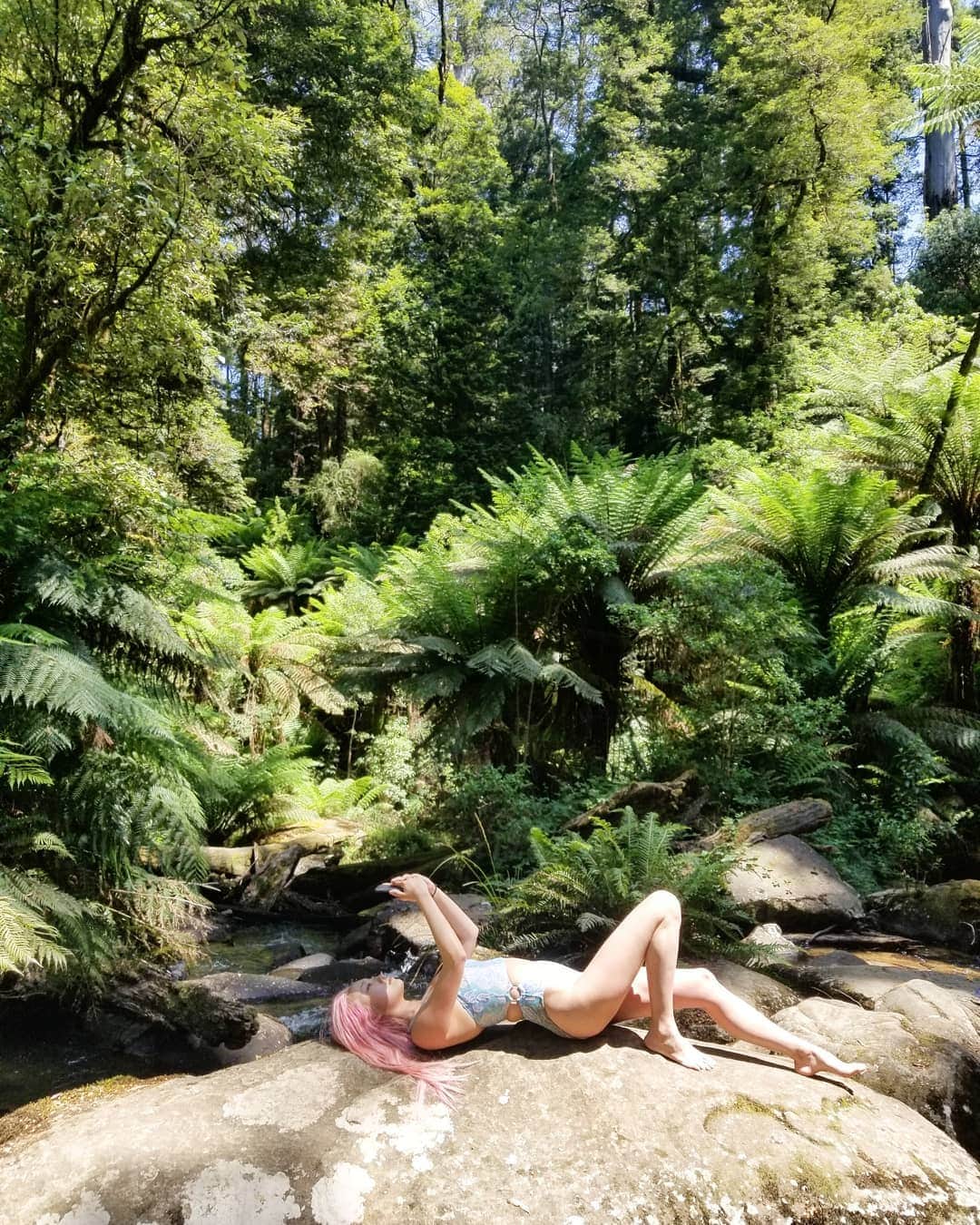 小林レイミさんのインスタグラム写真 - (小林レイミInstagram)「<<📵No connection📵 >>⚠️🐊 #girlstrip #roadtrip #naptime #swimwear #bikini #summertime #pinkhair #yarraville #greatoceanroad #forest #waterfall #nature #fitgirl #traininglife #travelawesome #travelersnotebook #travelaustralia #trip_shot」12月30日 10時17分 - _reimi._____