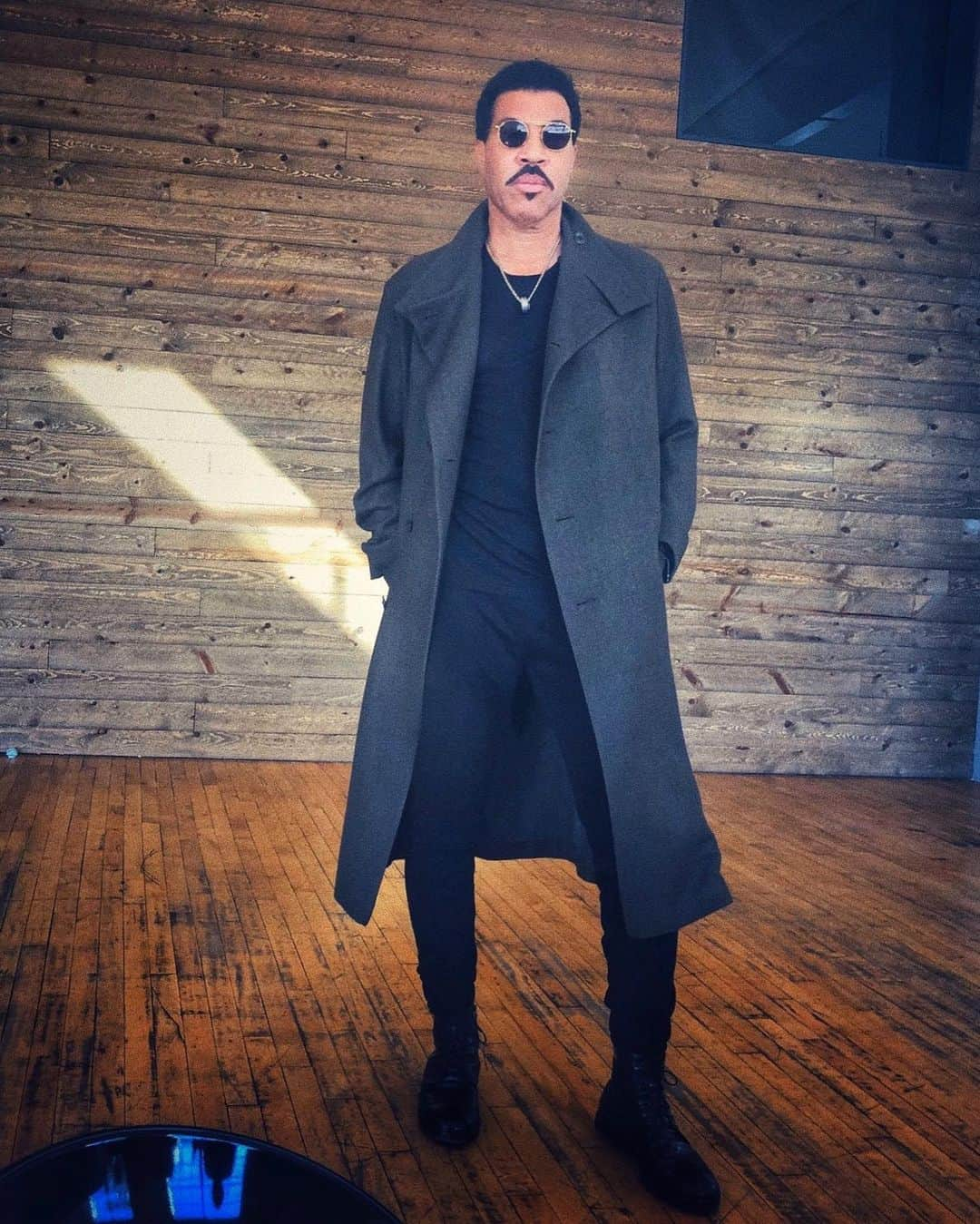 ライオネル・リッチーさんのインスタグラム写真 - (ライオネル・リッチーInstagram)「Taking it easy today...」12月30日 10時23分 - lionelrichie