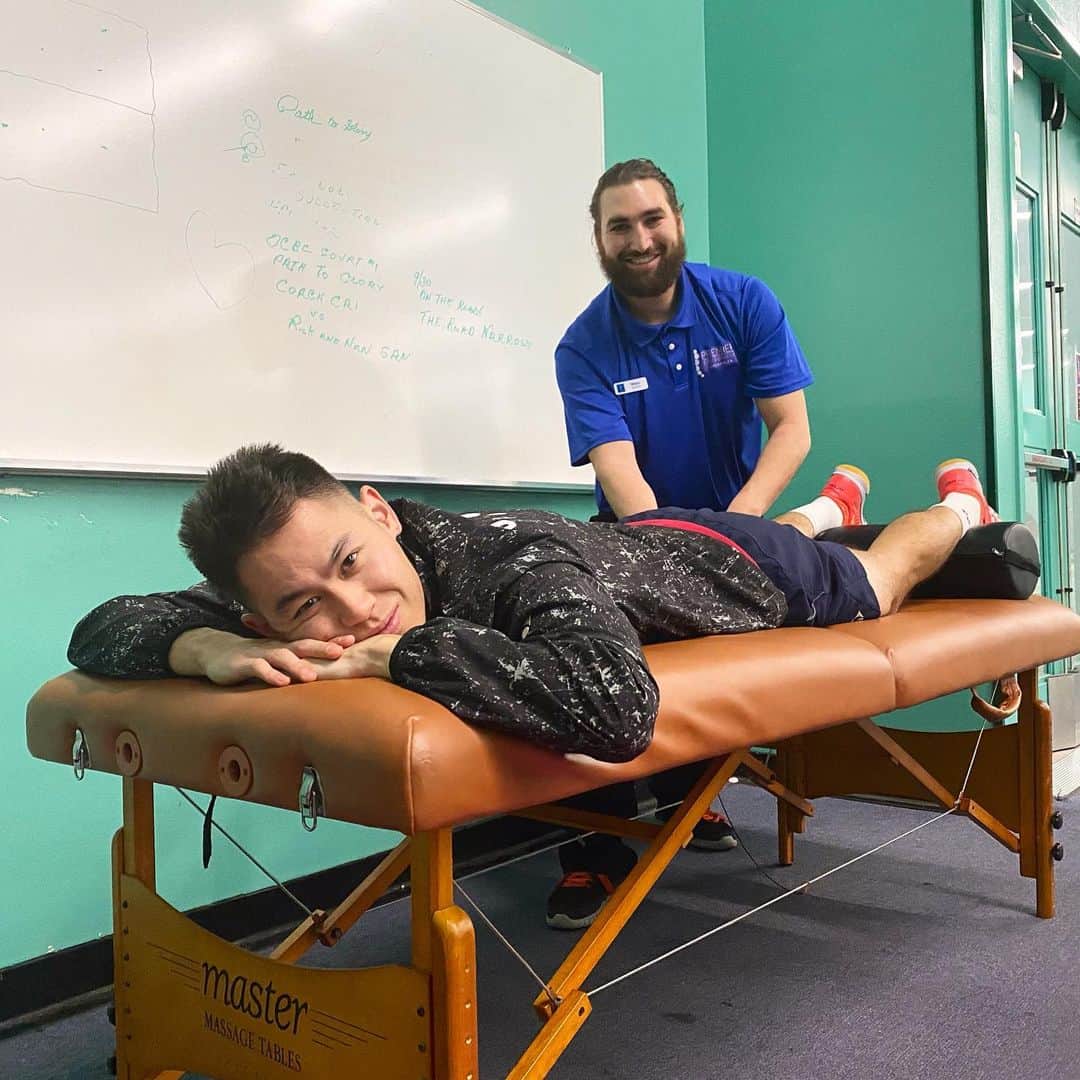 ハワード・シューのインスタグラム：「Another US Team Trials down in the books. Blessed to qualify for another Thomas Cup team but was feeling more blessed on the training table 😅」