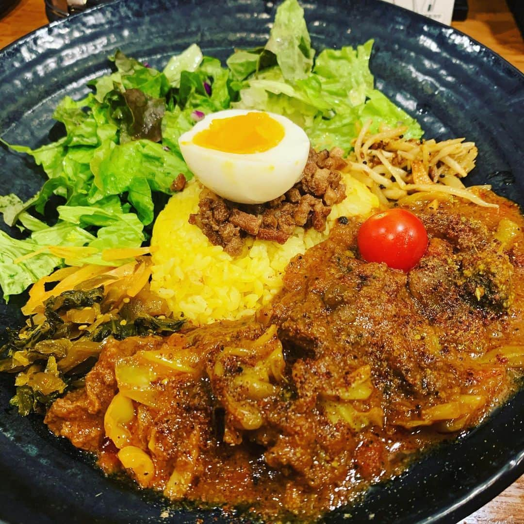 黒沢薫さんのインスタグラム写真 - (黒沢薫Instagram)「久しぶりに食べた。やはり最高に美味い！#spicecurry魯珈　#魯珈プレート #lunch #curry #beef #yummy #spicy #happy #music #soul #rb #singer #ハードコアカレーシンガー」12月30日 16時02分 - kaorukurosawa_lovelife