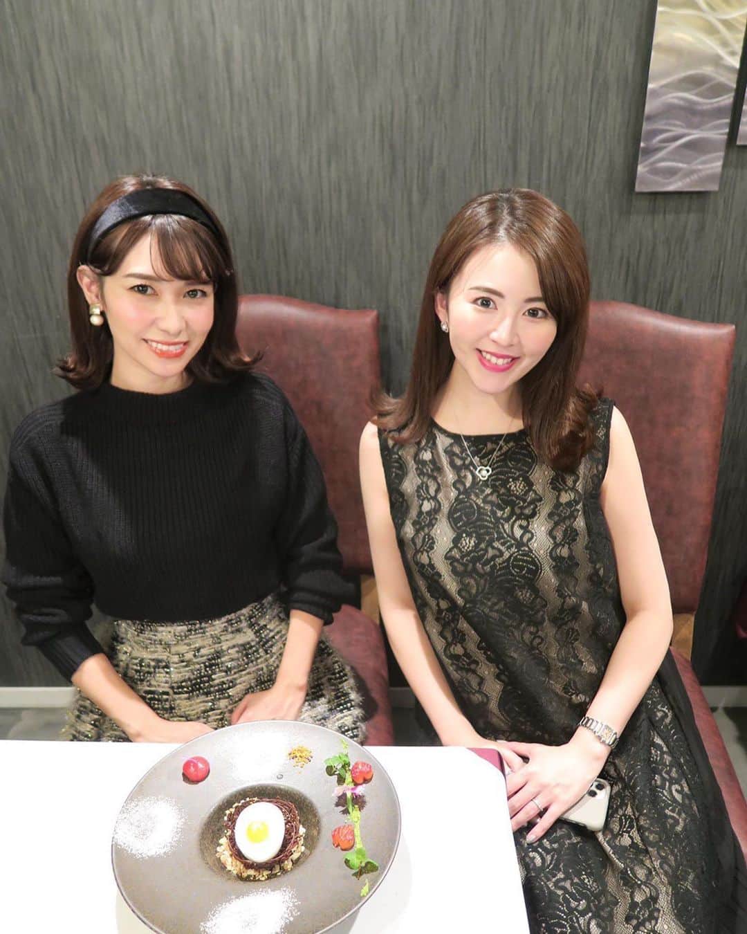 吉田奈央さんのインスタグラム写真 吉田奈央instagram 19年締めlunch またまた打ち合わせなしなのに似てる服 にびっくり 自分はeverydayカチューシャ ではなく 久しぶりのカチューシャ 白いカチューシャをしたら運動会のハチマキみたいになった