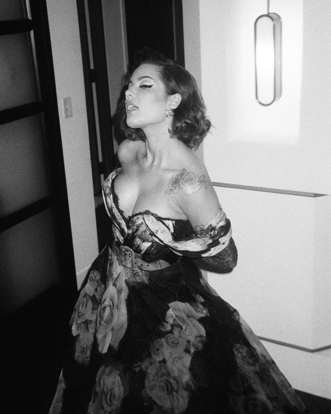 Halseyのインスタグラム：「Months of moments on film 📷: @paytonselzer」