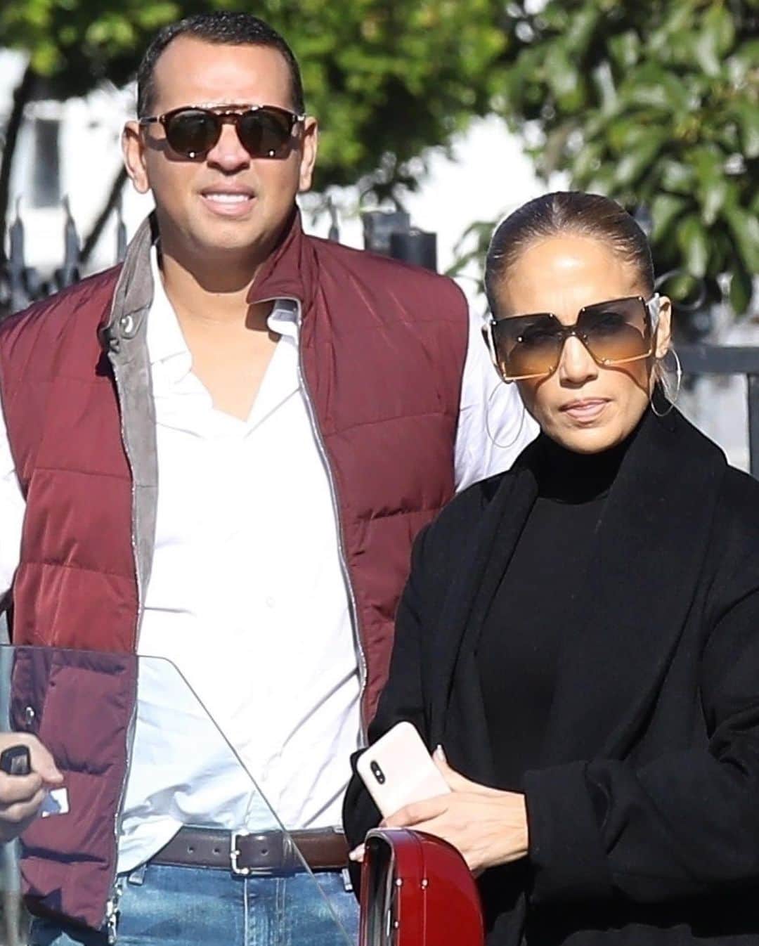 Just Jaredさんのインスタグラム写真 - (Just JaredInstagram)「@jlo & @arod hold hands during a day out in Hollywood! #JenniferLopez #AlexRodriguez Photos: Backgrid」12月30日 12時13分 - justjared