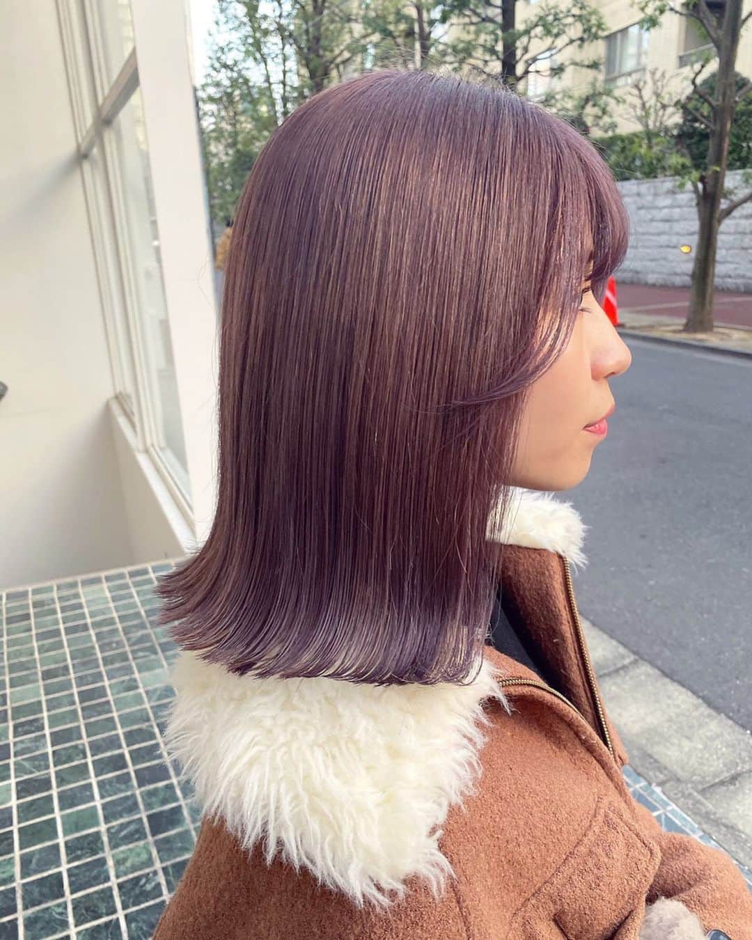 渡辺楓さんのインスタグラム写真 - (渡辺楓Instagram)「先日 #urealm の @sae__ishihara さんにとっても素敵な髪色と髪型にしてもらいました🥺💗💗💗 とってもとってもお気に入り🤤🌼 ありがとうございました☺︎❤︎ #さえcolor #haircolor #ハイトーンカラー #ラベンダーパープル #ラベンダーグレージュ #STARMARIE #スタマリ」12月30日 12時14分 - kaede_nabe