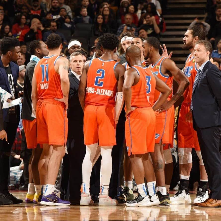 クリス・ポールさんのインスタグラム写真 - (クリス・ポールInstagram)「Resilient group of guys right here. Great team win tonight fellas ✊🏾」12月30日 12時25分 - cp3