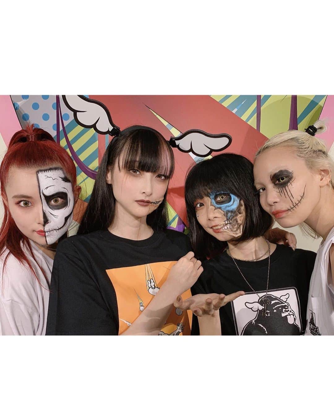 RinRinさんのインスタグラム写真 - (RinRinInstagram)「Started up this seasons’ fashion week modeling for #dfaceofficial x #xlargejp ‘s collaboration streetwear tshirts ♪  our makeup by @akiteru_nakada are inspired by #dface graffiti art . . . #rinrindoll #seibushibuya #fashionweek #japan #japanesestreetwear #streetwear #tokyo #tokyofashion #harajuku #harajukufashion #ootd #コーデ　#ファッション #artmeetslife #シブセイ　#socialdiscontent」12月30日 12時54分 - rinrindoll