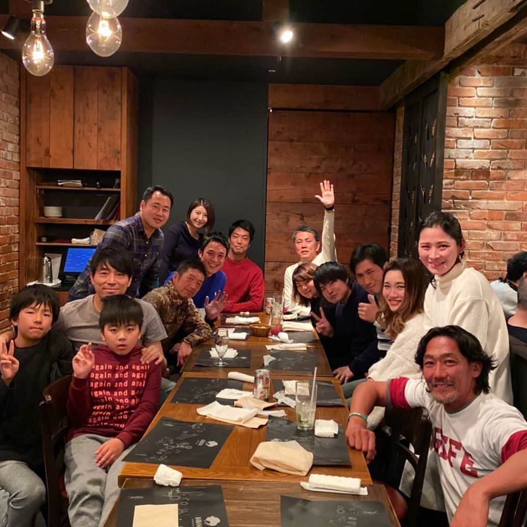 木村好珠さんのインスタグラム写真 - (木村好珠Instagram)「ブラサカ忘年会✨ 来年はいよいよ2020東京オリンピックパラリンピック本番の年です！ 今年から、このチームに携わらせて頂き、日々色々なことを私自身も学ばせて頂けるこの環境に感謝です。 来年、パラリンピックで躍動する姿を魅せられるように、ブラサカ日本代表メンバー、スタッフ一同頑張ります💪応援宜しくお願いします🥰✨ #ブラサカ #東京オリンピックパラリンピック #メンタルアドバイザー #精神科医 #スポーツメンタル #応援宜しくお願いします」12月30日 13時15分 - konomikimura