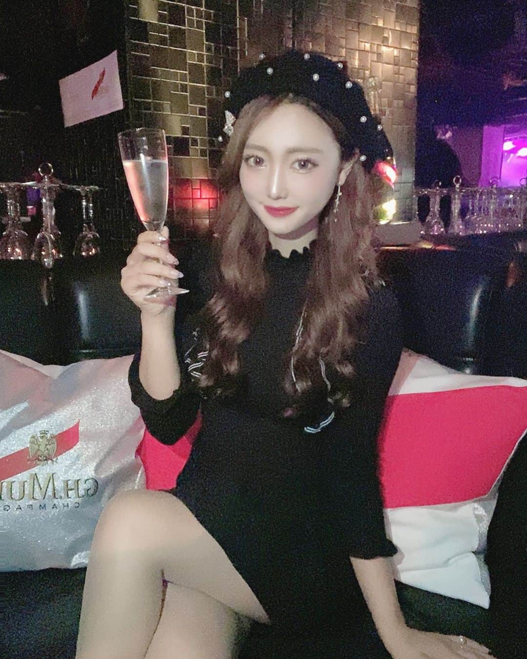 のインスタグラム：「. . 昨日はNOVAきてくださった 皆様ありがとうございました✨ . . CREAMもアインも最高でした😍😍 . . . #アンバサダー#giraffe#NOVA#イベント」